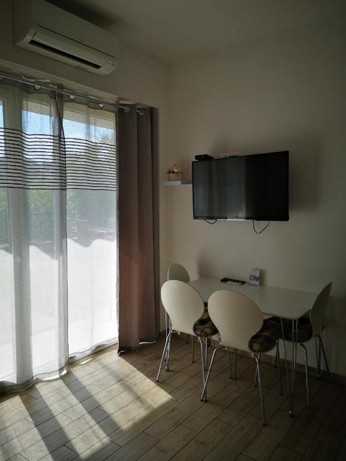 Appartma Katja Gabrovica pri Črnem Kalu Exterior photo