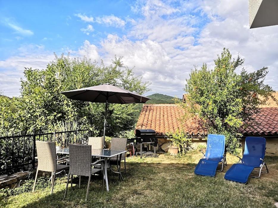 Appartma Katja Gabrovica pri Črnem Kalu Exterior photo