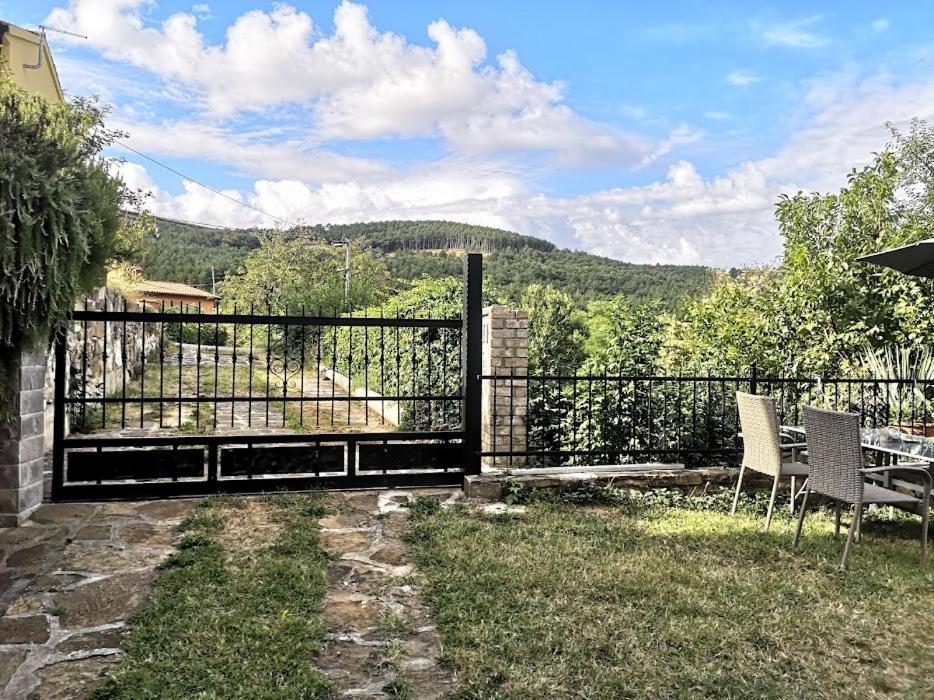 Appartma Katja Gabrovica pri Črnem Kalu Exterior photo